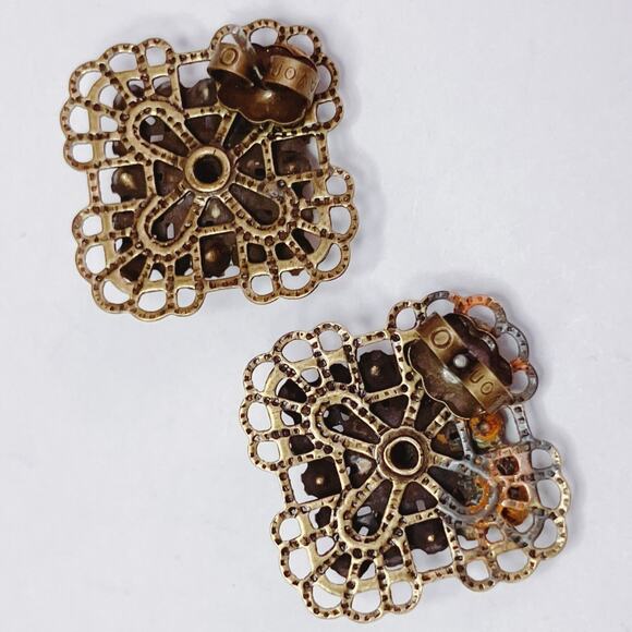 Vintage Signed Avon 1970s Square Gold Tone Filigree Amber Rhinestone Earrings - Picture 8 of 10